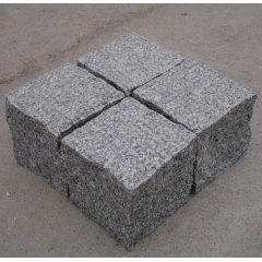 Bush-hammered granite cobblestone